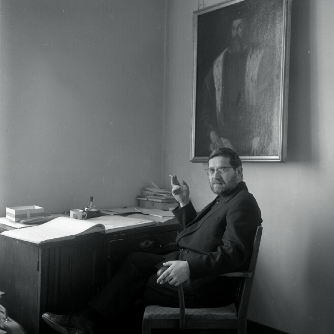Dimitrije Bašičević Mangelos at his desk